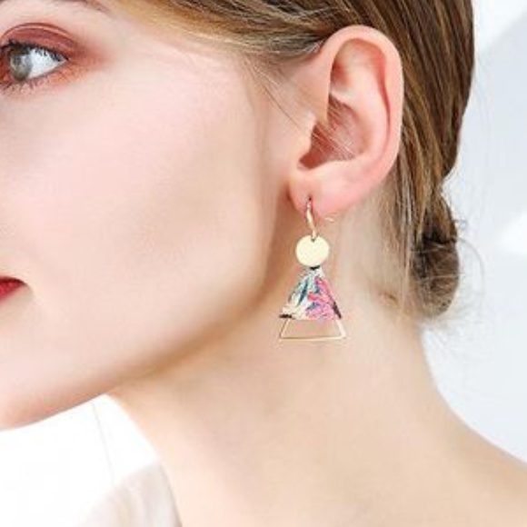 Female Trendy Geometric Asymmetric Earrings - Picture 4 of 5